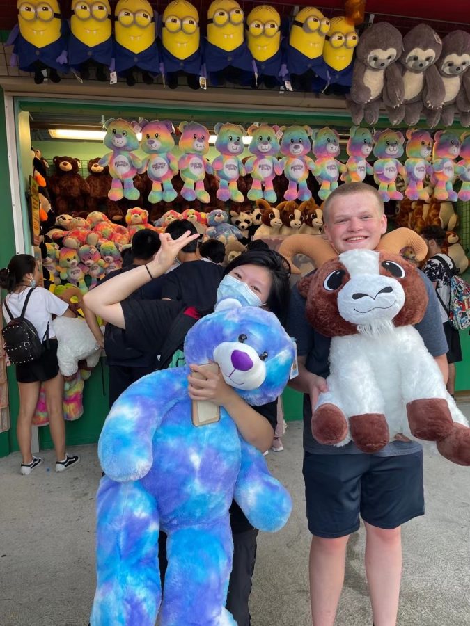 Claire Wang ’24 and Zach Rice ’24 hold their prizes at Dorney Park