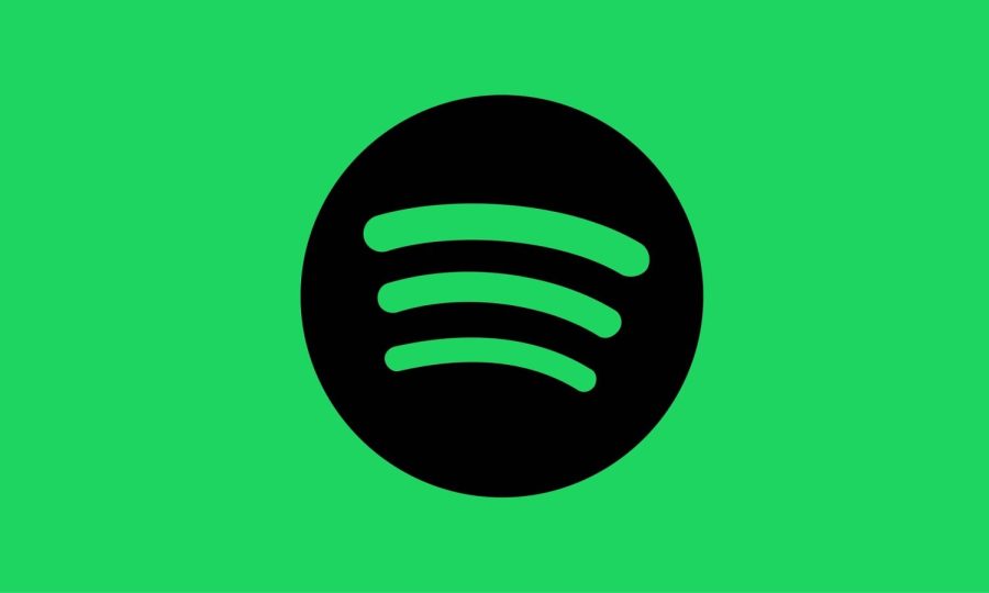 Spotify+stood+by+Joe+Rogan+after+his+involvement+in+disinformation+controversy.