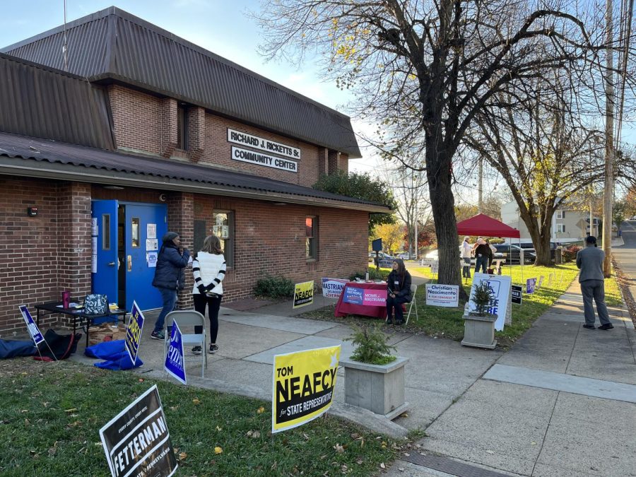 Voters+line+up+to+cast+their+midterm+ballots+outside+of+the+Ricketts+Community+Center%2C+the+local+polling+place+for+a+majority+of+Hill+residents.