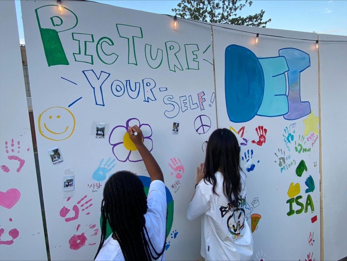 DEI Student Council hosts block party to re-establish “Hillness”